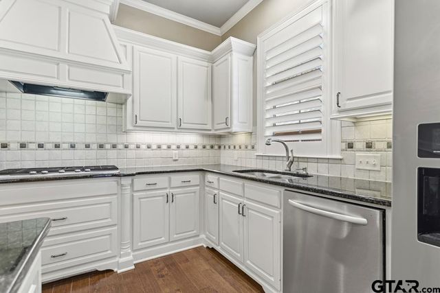 6530 Ashmore Ln, Tyler, TX 75703