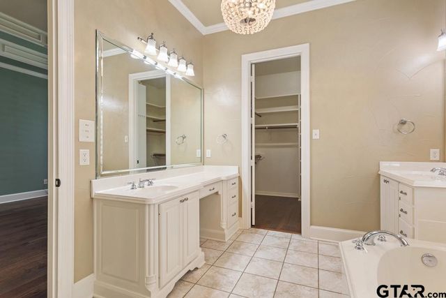 6530 Ashmore Ln, Tyler, TX 75703