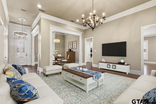 6530 Ashmore Ln, Tyler, TX 75703