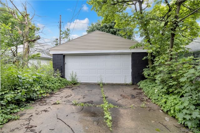 70 Brunswick Boulevard, Buffalo, NY 14208
