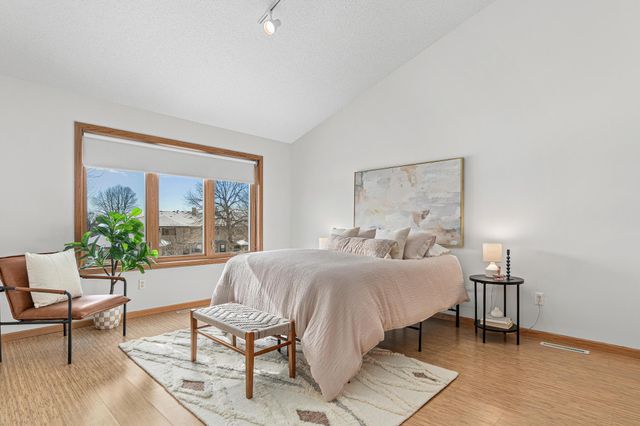 5540 Nathan Lane N 2, Plymouth, MN 55442