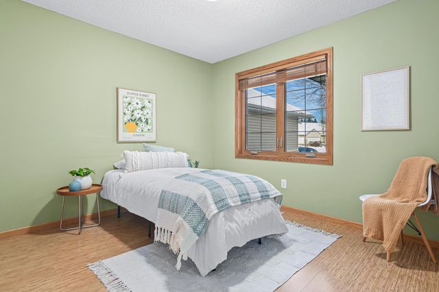 5540 Nathan Lane N 2, Plymouth, MN 55442