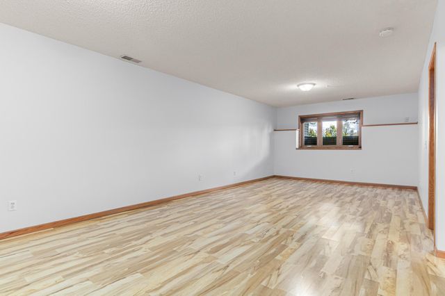 5540 Nathan Lane N 2, Plymouth, MN 55442