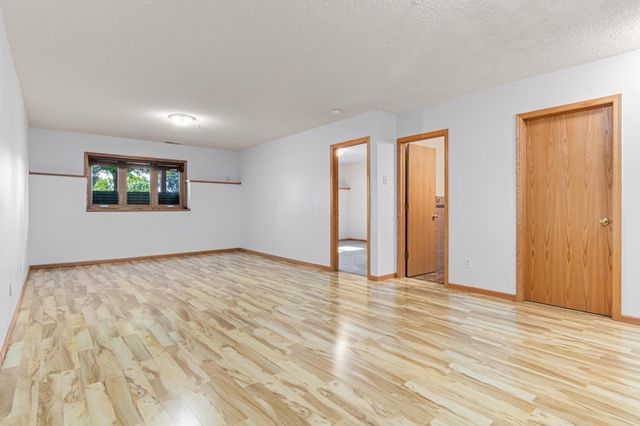 5540 Nathan Lane N 2, Plymouth, MN 55442