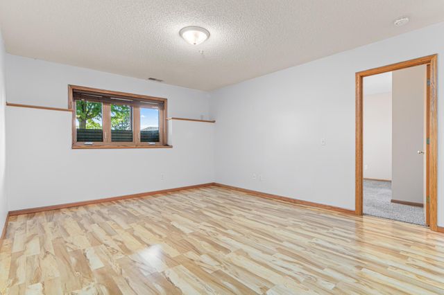 5540 Nathan Lane N 2, Plymouth, MN 55442