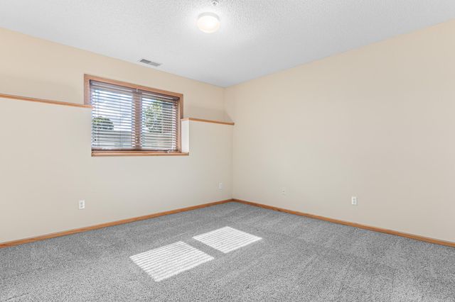 5540 Nathan Lane N 2, Plymouth, MN 55442