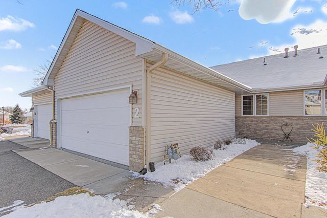 5540 Nathan Lane N 2, Plymouth, MN 55442