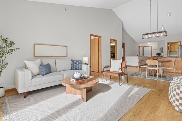 5540 Nathan Lane N 2, Plymouth, MN 55442