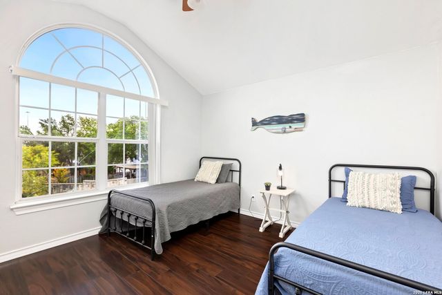 9106 Thomas York, San Antonio, TX 78251