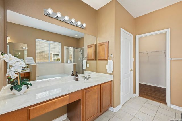 9106 Thomas York, San Antonio, TX 78251