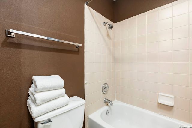 9106 Thomas York, San Antonio, TX 78251