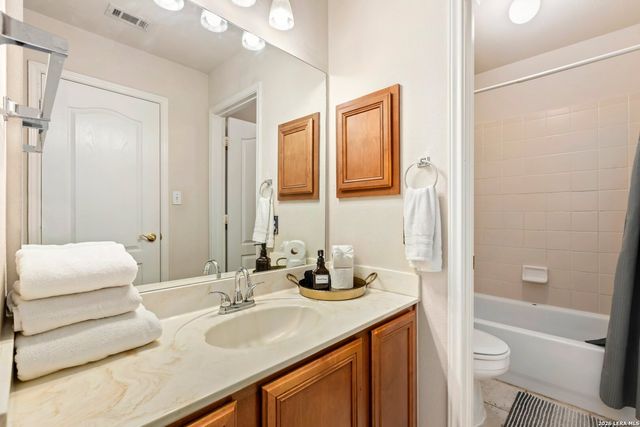 9106 Thomas York, San Antonio, TX 78251