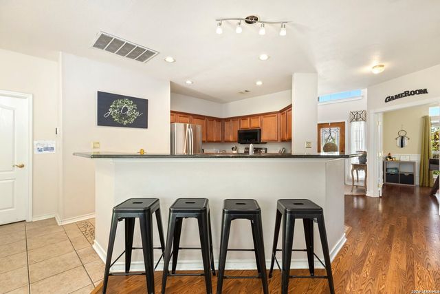 9106 Thomas York, San Antonio, TX 78251