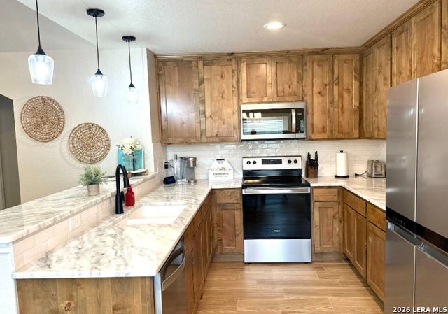 159 TWIN ELM DR, Canyon Lake, TX 78133