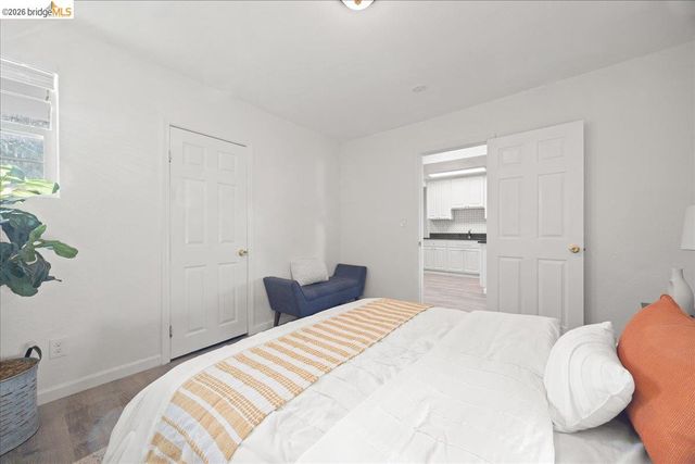 1261 61St St, Emeryville, CA 94608