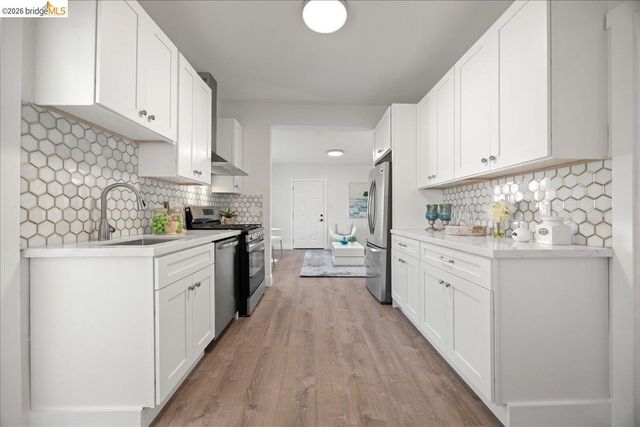 1261 61St St, Emeryville, CA 94608
