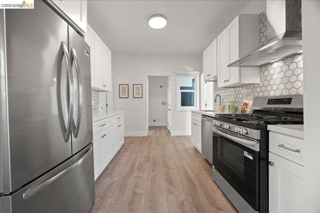1261 61St St, Emeryville, CA 94608