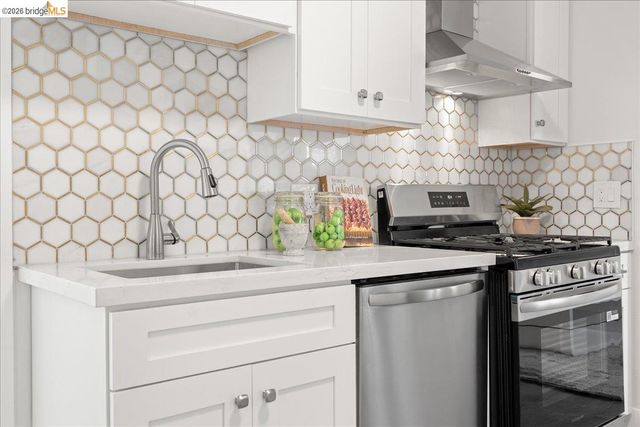 1261 61St St, Emeryville, CA 94608