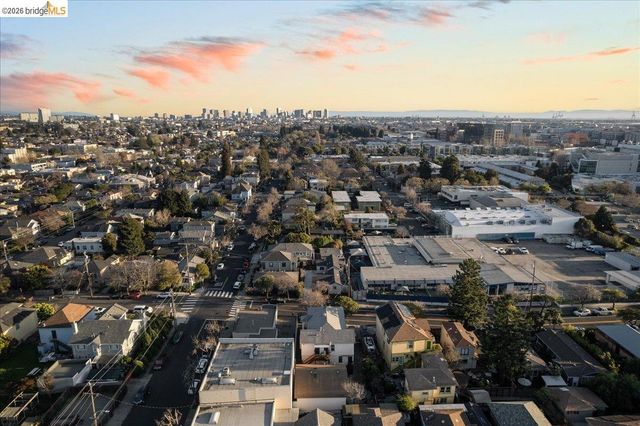 1261 61St St, Emeryville, CA 94608