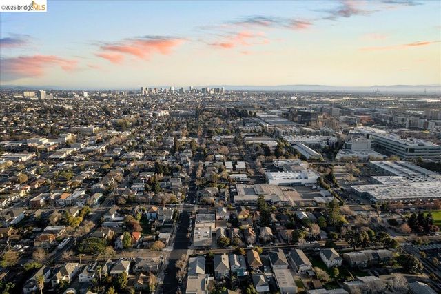 1261 61St St, Emeryville, CA 94608
