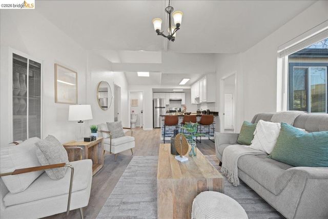 1261 61St St, Emeryville, CA 94608