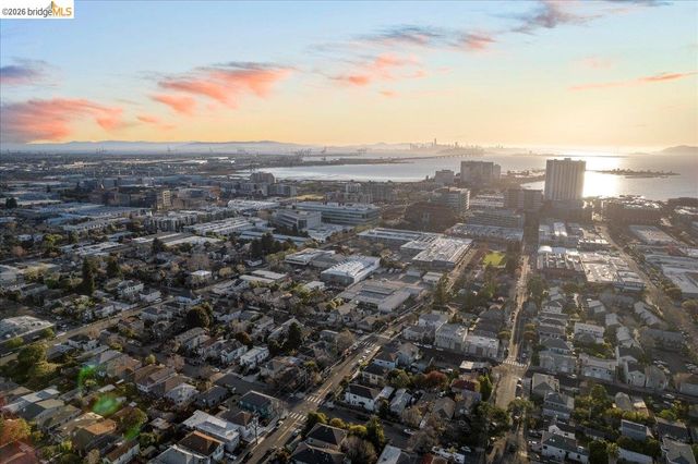 1261 61St St, Emeryville, CA 94608