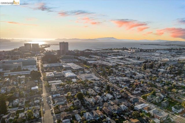 1261 61St St, Emeryville, CA 94608