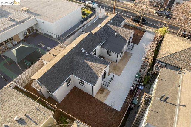 1261 61St St, Emeryville, CA 94608