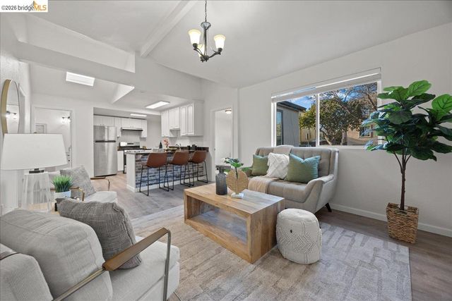 1261 61St St, Emeryville, CA 94608