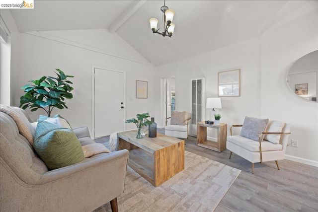 1261 61St St, Emeryville, CA 94608