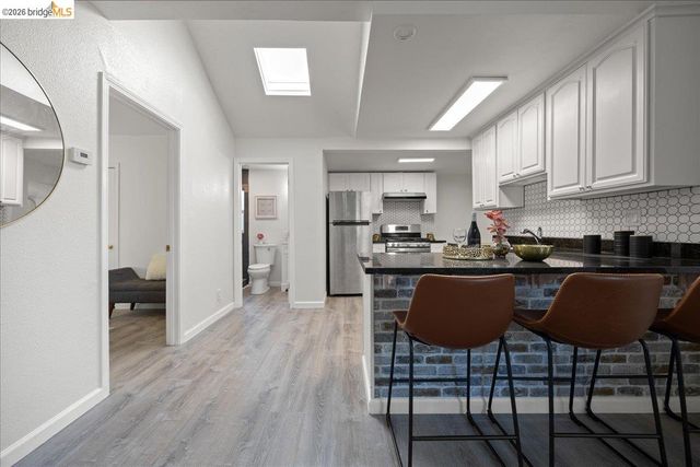 1261 61St St, Emeryville, CA 94608
