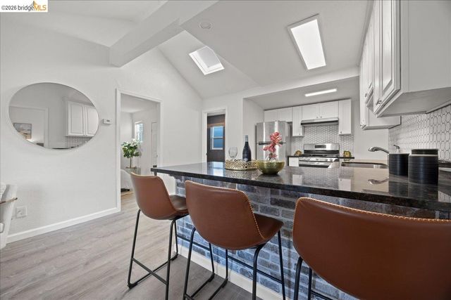 1261 61St St, Emeryville, CA 94608