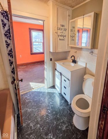 2615 S 8th Street, Terre Haute, IN 47802