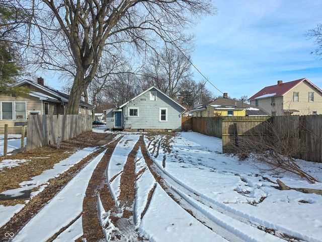 2615 S 8th Street, Terre Haute, IN 47802