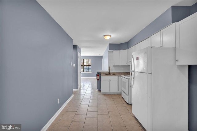 7 HAMPTON GATE DR, Sicklerville, NJ 08081