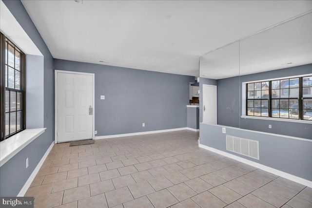 7 HAMPTON GATE DR, Sicklerville, NJ 08081