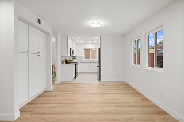 4468 White Pine Way, Oceanside, CA 92057