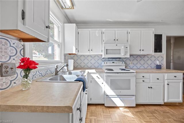 112 Logan Court, King, NC 27021