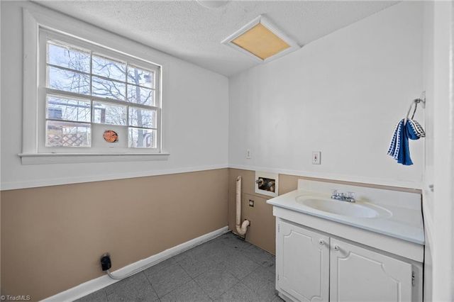 112 Logan Court, King, NC 27021