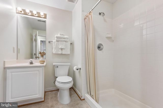 17 BROWN CIR, Fredericksburg, VA 22405