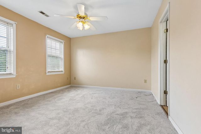 17 BROWN CIR, Fredericksburg, VA 22405