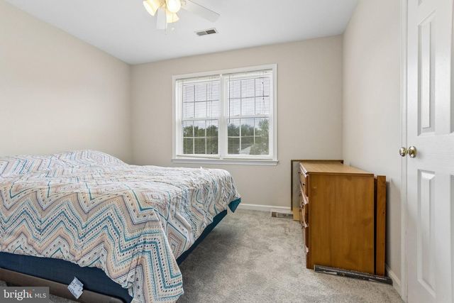 17 BROWN CIR, Fredericksburg, VA 22405