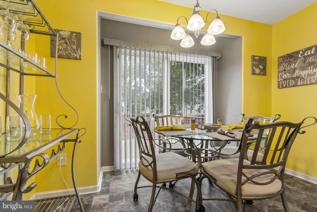 17 BROWN CIR, Fredericksburg, VA 22405
