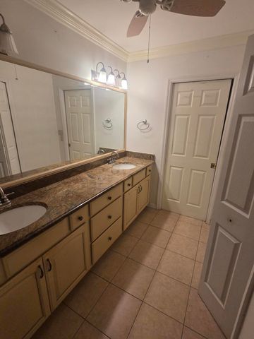 1459 Captains Walk Walk 31, Fort Pierce, FL 34950