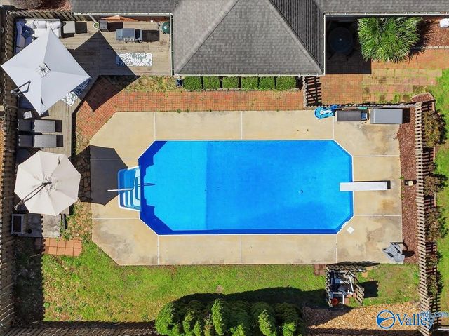 203 Lake Carmel Court, Huntsville, AL 35811