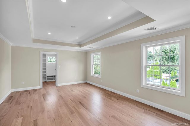 52 Linden Avenue, Bethpage, NY 11714