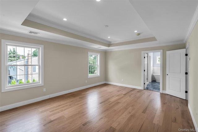 52 Linden Avenue, Bethpage, NY 11714