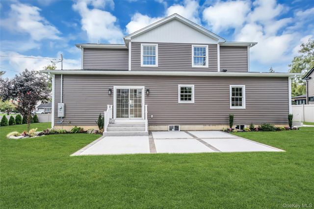 52 Linden Avenue, Bethpage, NY 11714