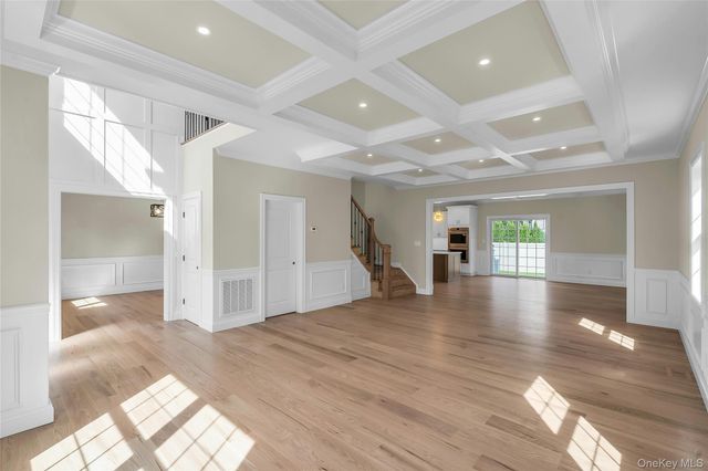 52 Linden Avenue, Bethpage, NY 11714