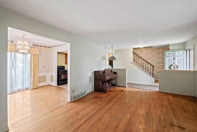 31126 Gloede Drive, Warren, MI 48088